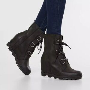 Sorel Wedge Boots 8.5